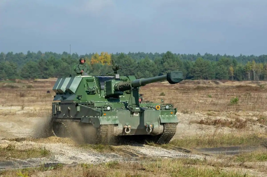 AHS Krab Polish 155mm Self-Propelled Howitzer (SPH) (B)